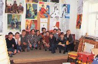 Vladimir Zuev with the students at the Art Faculty.